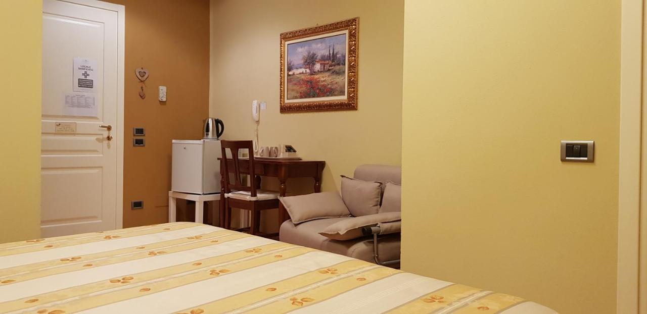 La Regibussa - Hotel Ristorante Asti Bagian luar foto
