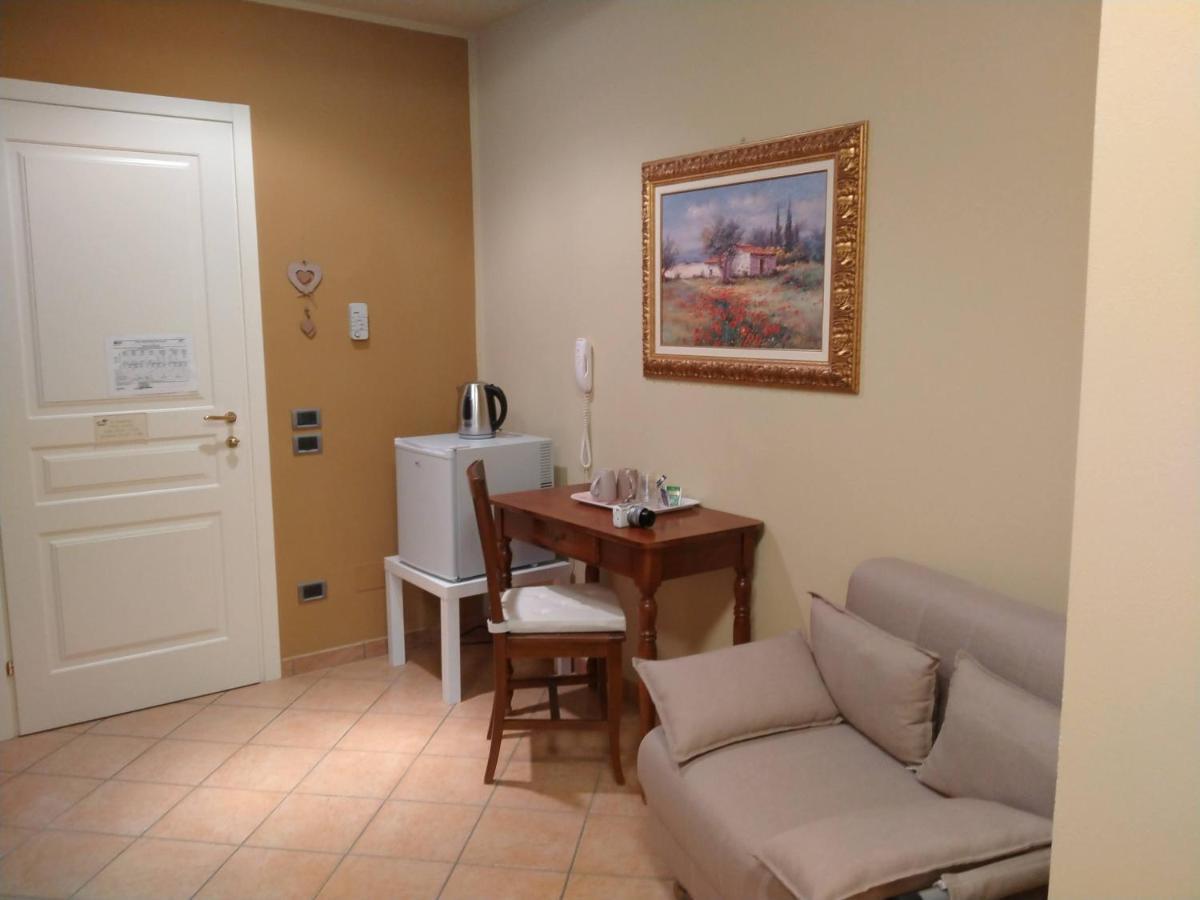 La Regibussa - Hotel Ristorante Asti Bagian luar foto