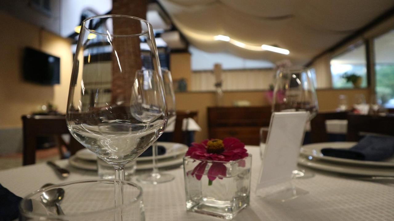 La Regibussa - Hotel Ristorante Asti Bagian luar foto