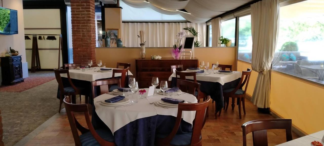 La Regibussa - Hotel Ristorante Asti Bagian luar foto