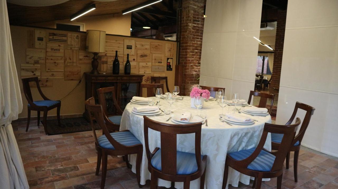 La Regibussa - Hotel Ristorante Asti Bagian luar foto