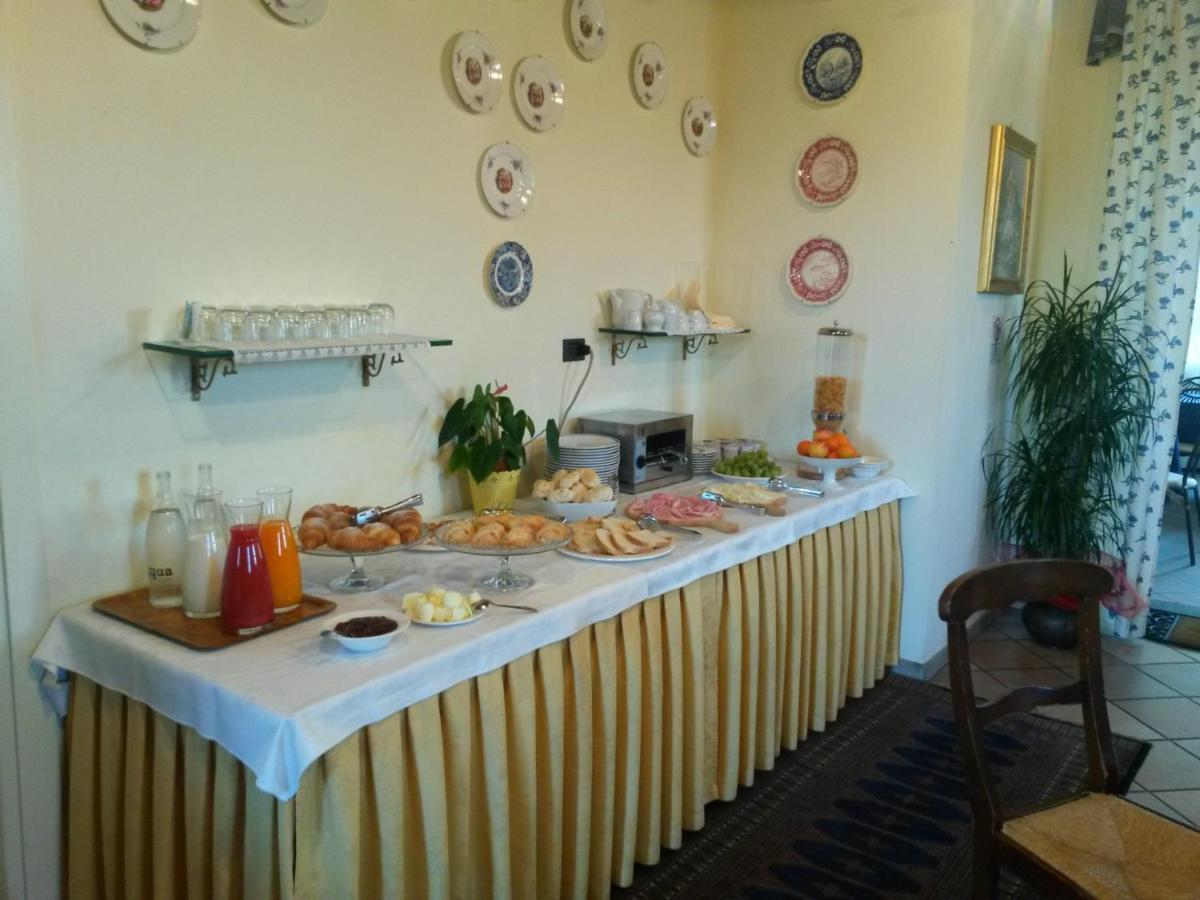La Regibussa - Hotel Ristorante Asti Bagian luar foto