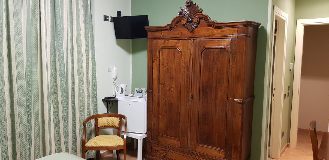La Regibussa - Hotel Ristorante Asti Bagian luar foto