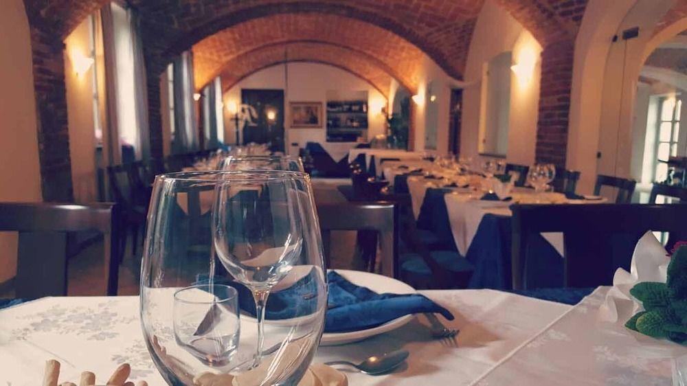 La Regibussa - Hotel Ristorante Asti Bagian luar foto