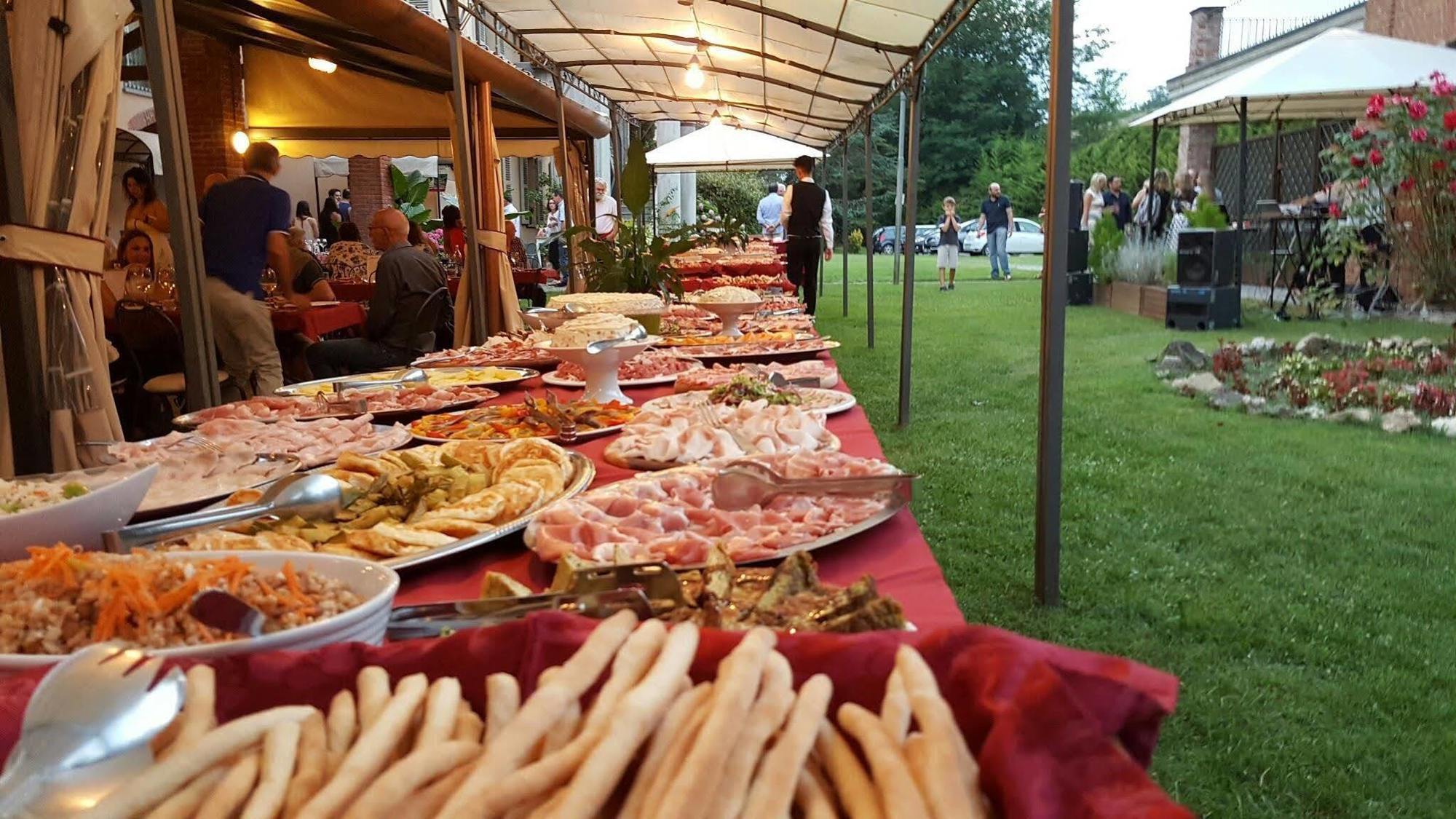 La Regibussa - Hotel Ristorante Asti Bagian luar foto