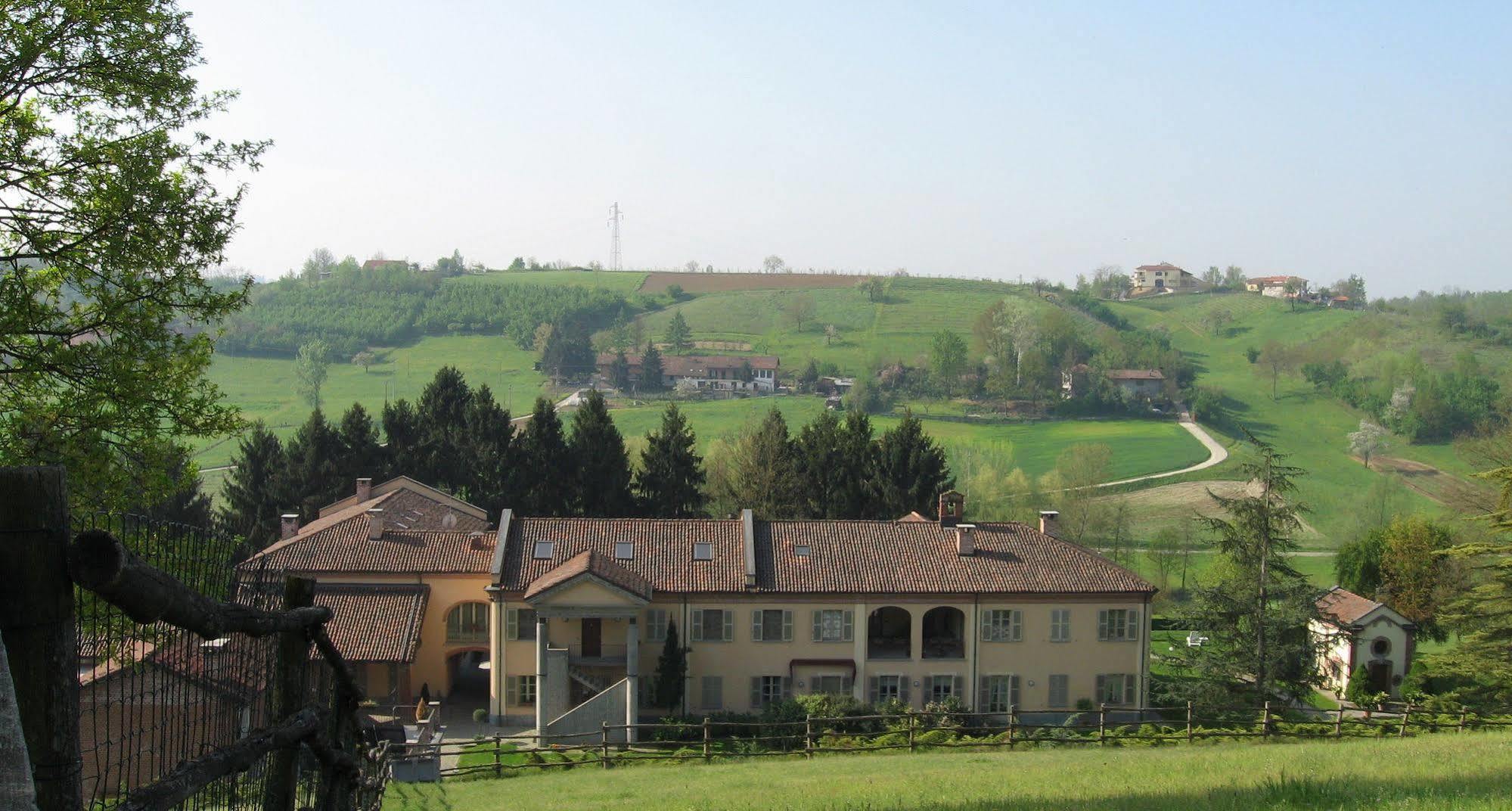 La Regibussa - Hotel Ristorante Asti Bagian luar foto